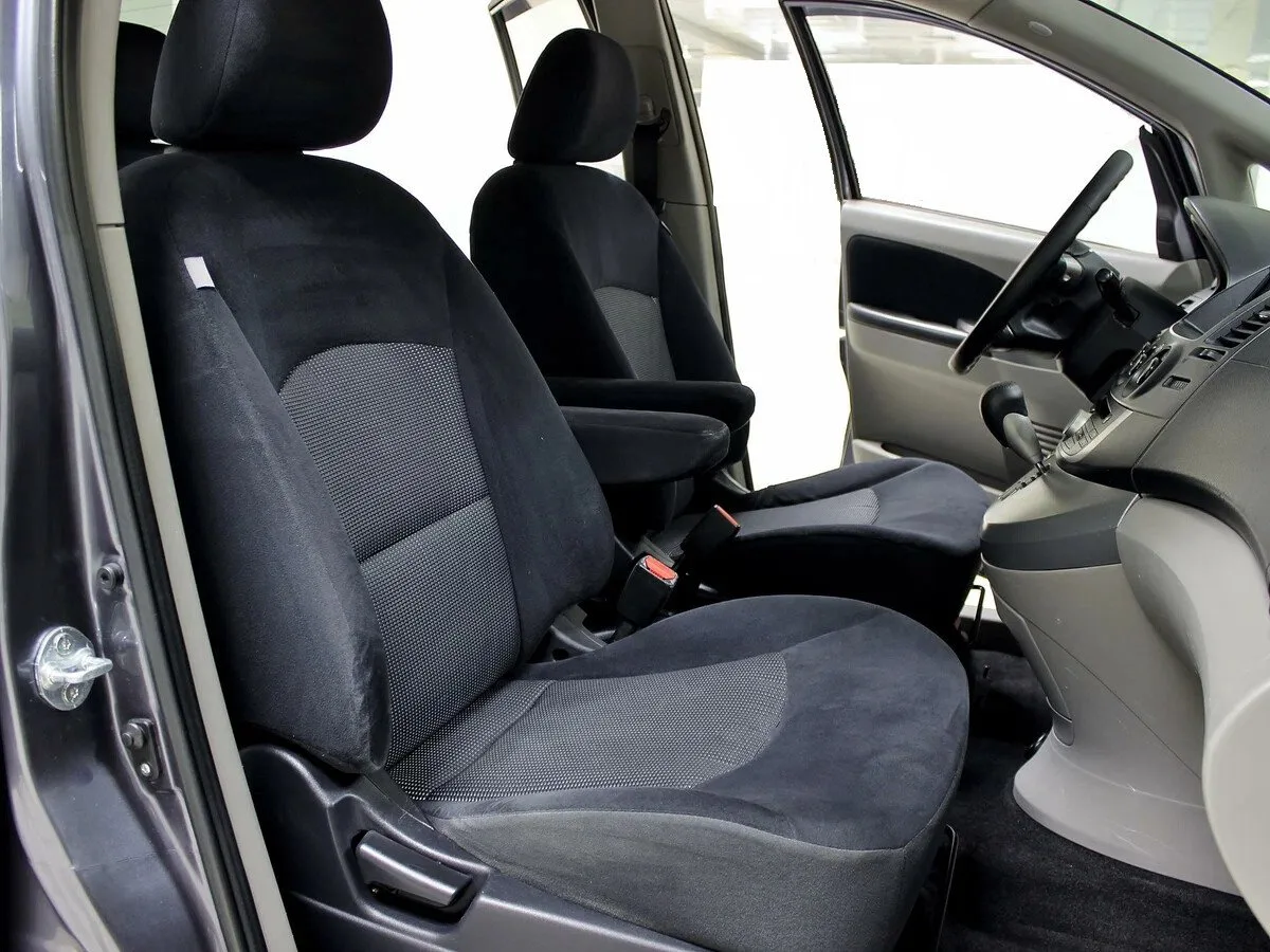 Mitsubishi Grandis