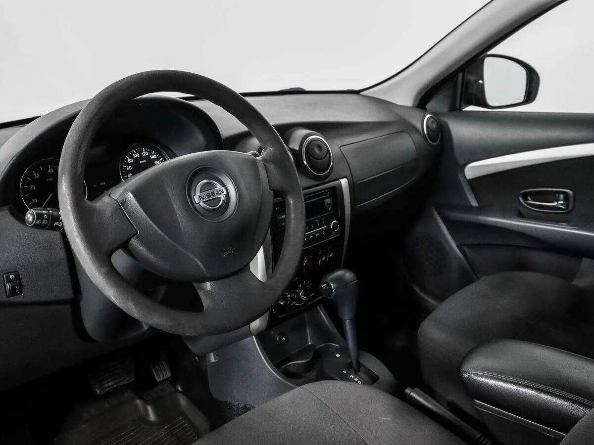 Nissan Almera