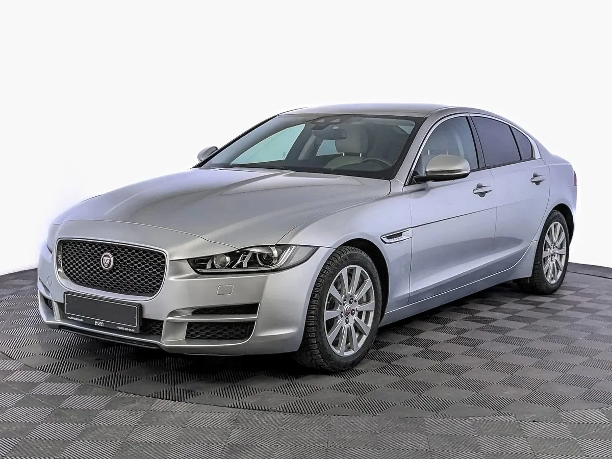 Jaguar XE